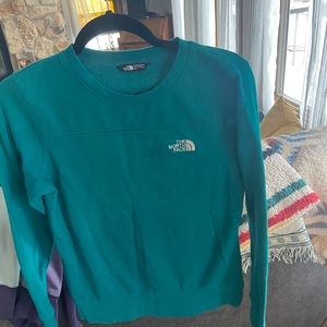 Women’s North Face sweater